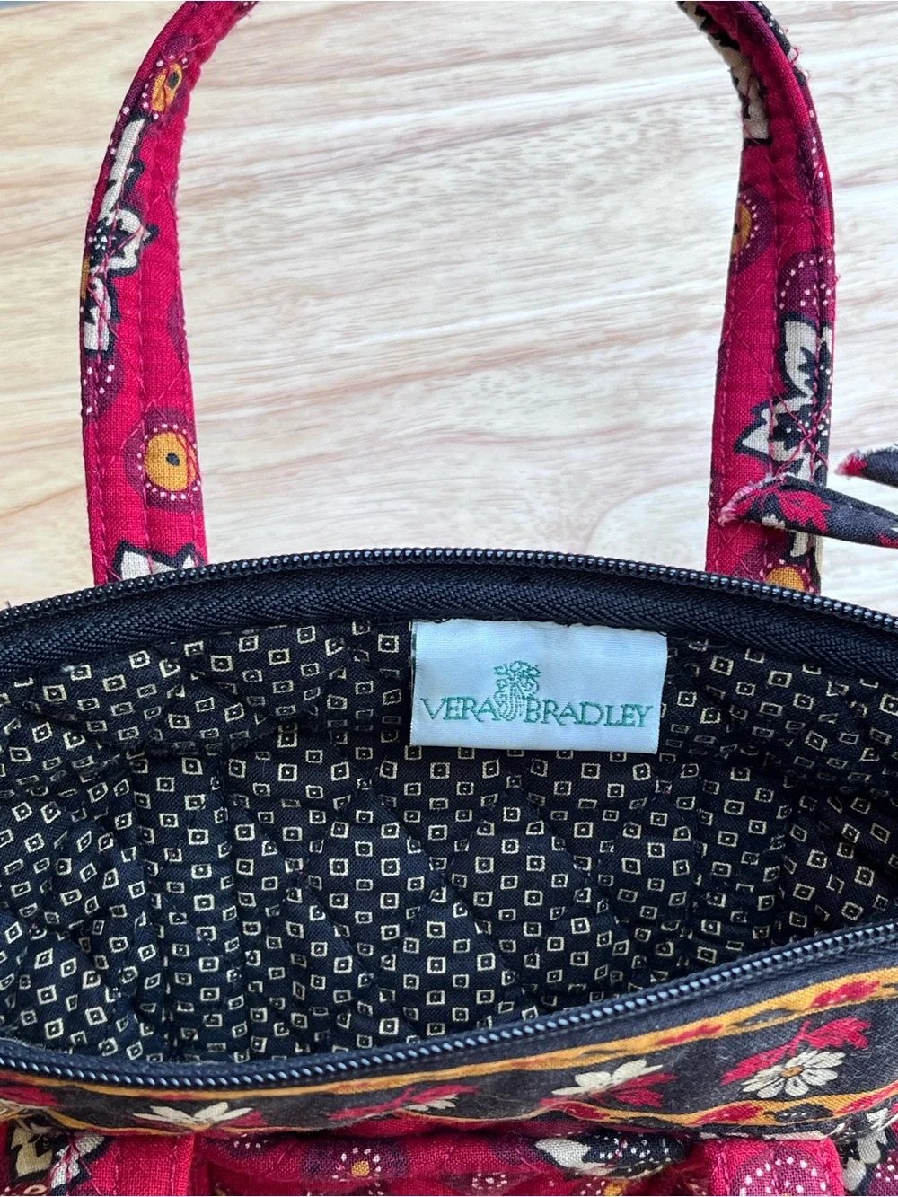 Vera Bradley standout trapezoid small